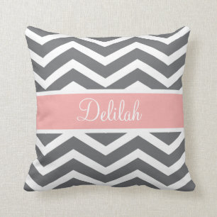 Anpassat namn för grått Grått Peach Chevron Kudde