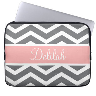 Anpassat namn för grått Grått Peach Chevron Laptop Sleeve