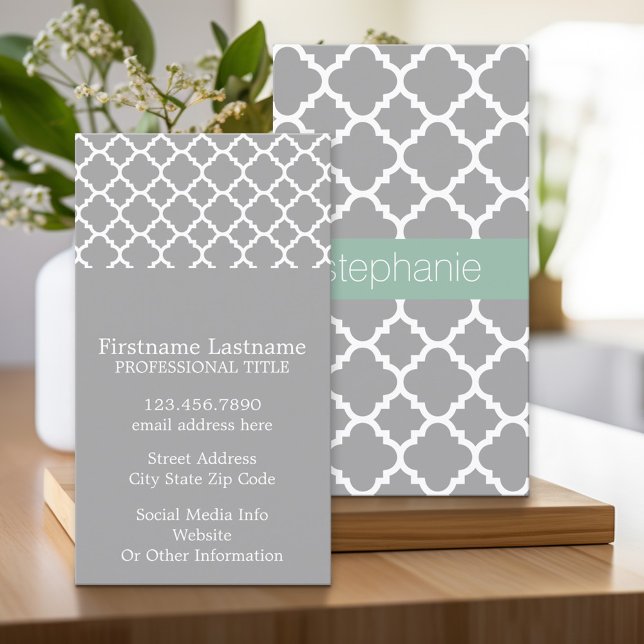 Anpassat namn för grått och Mint Quatrefoil Mönste Visitkort (Custom Printed Business Card)