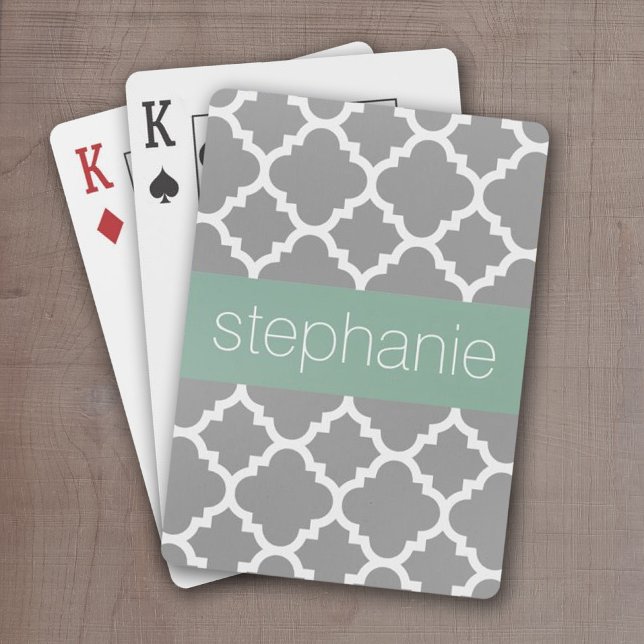 Anpassat namn för grått och Pastel Mint Quatrefoil Spelkort (Add a name or monogram to these personalized poker cards.)