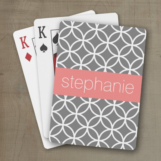 Anpassat namn för grått och vitt geometriskt Mönst Kortlek (Personalized playing cards with a geometric pattern and a place for a name)