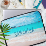 Anpassat namn för Hawaii Sandy Beach Blue Ocean Ph Laptop Fodral<br><div class="desc">Påminn dig om den färska saltdoften från luft när du användor den här häpnadsväckande fotografiet med vibrerande färgad personlig neoprene laptop sleeve. Exhale och utforska en tom hawaiisk strand. Laptop sleeve finns i tre storlekar: 15, 13 och 10 tum. Gör en underbar gåva till någon speciell! Skriv bara i valfri...</div>