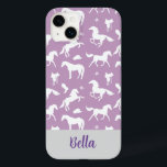 Anpassat namn för Horse Lila Mönster Rider<br><div class="desc">Det här vackra lila telefonfallet är en idealisk jul- eller födelsedagspresent för alla barn som är passionerade med hästar. Gör det ännu mer speciellt genom att anpassa det till barnets namn.</div>