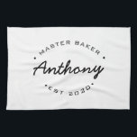 Anpassat namn för Master Baker-etablerat år Kökshandduk<br><div class="desc">Många talanger kommer ut ur köket. Uppmuntra Master Baker i ditt liv att behålla de söta mattorna som kommer med den här personligen,  moderna och unika kökshandduken. Anpassa ord och ställ in året efter behov. Kommer i olika färg och storlekar. Glöm inte också lilbagarna. Gör en underbar gåva.</div>
