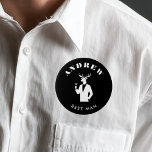 Anpassat namn för Modern Stag Party Black Bachelor Knapp<br><div class="desc">Gör ett fetstilt påstående med den här Modern Stag Party Black-kommandoknappen, med en elegant svart design och en snyggt ikon för en tagg i en tuxedo som rymmer en cocktail. Perfekt för att fira den blivande brudgummen i klassens lekande mode. Anpassa med en namn, en händelserubrik eller en roligt för...</div>