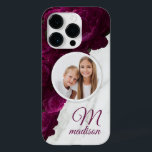 Anpassat namn för monogram foto Modern Blommigt Ma<br><div class="desc">I iPhone Telefonväskor med det anpassade namnet i Monogram Photo Modern Blommigt finns ditt favoritfoto på en marmor- och lila-blomma. Anpassa med anpassningsbarnas monogram och namn genom att redigera texten i textrutan. Designad av ©Evco Studio www.zazzle.com/store/evcostudio</div>