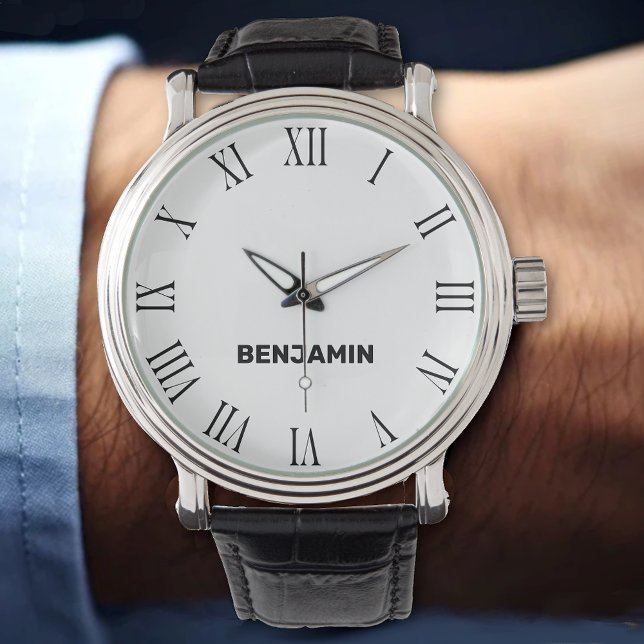 Anpassat namn för oformaterat klassiskt svartvitt armbandsur (Skapare uppladdad)