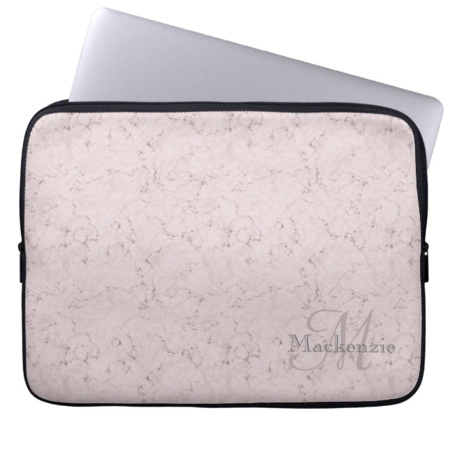 Anpassat namn för  Rosa Marble Monogram Laptop Fodral (Framsidan)