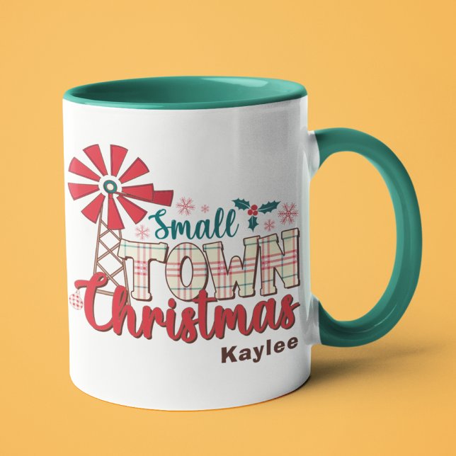 Anpassat namn för Small Town Jul Rustip Typography Mugg (Skapare uppladdad)