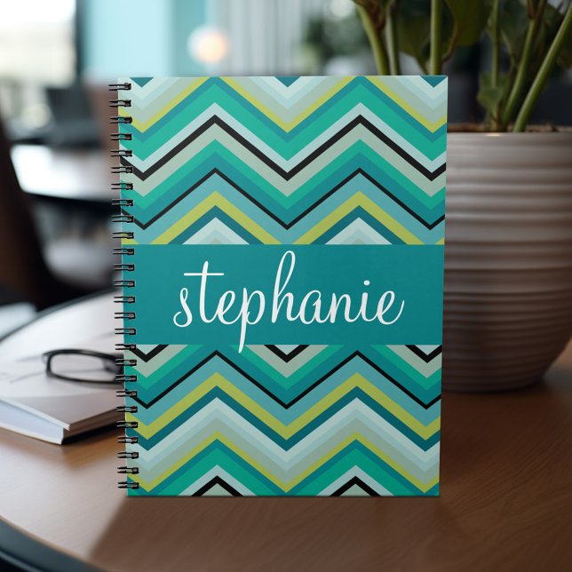 Anpassat namn för Teal och Grönt Huge Chevron Möns Anteckningsbok (Personalized notebook - add name and custom text)