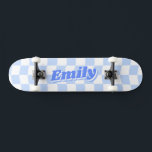 Anpassat namn Girly Blue White Checker Mönster Mini Skateboard Bräda 18,5 Cm<br><div class="desc">Din dotter kommer att kärlek den här giriga skateboard av JessicaAmber! Innehåller en pastellblå och vit vågigt schackbrädet mönster. Texten i mitten är i ett blått reflexteckensnitt med en skugga. Redigera om du vill lägga till mottagarens namn (kort namn fungerar bäst). Du kan också ändra färg på alla delar i...</div>
