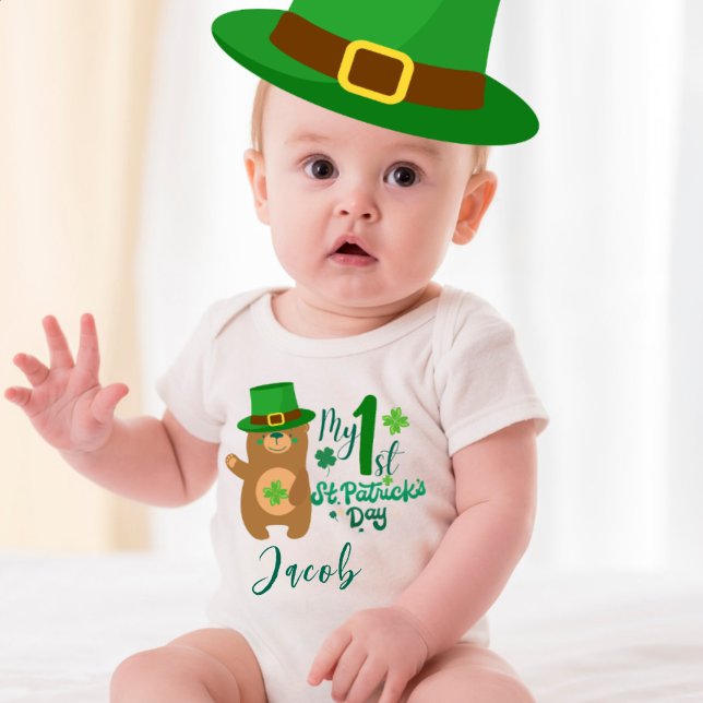 Anpassat namn mitt första St. Patrick's Day Shamro T Shirt (Skapare uppladdad)
