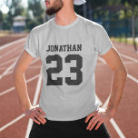 Anpassat namn nummer Manar Sport Jersey T-Shirt<br><div class="desc">Skapa din egen personlig manar-skjorta med eget namn och nummer. En coola anpassade sportskjorta,  det är en underbar presentidé för manar. Trendiget manar-sportkläder är lämplig för all idrott,  inklusive fotboll,  fotboll,  volleyboll,  baseboll,  softball,  basket och hockey. Klicka på Anpassa om du vill lägga till text,  anpassa typsnitt och färg.</div>
