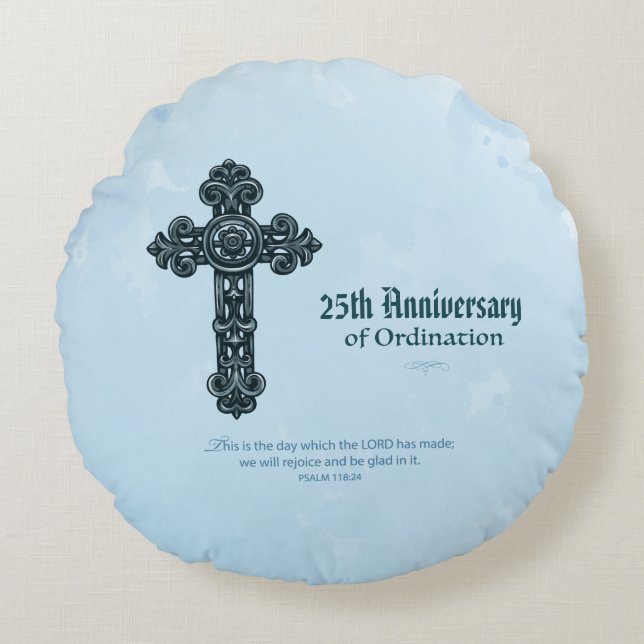 Anpassat namn och årsdag - Ordning, Priest Rund Kudde (Framsidan)