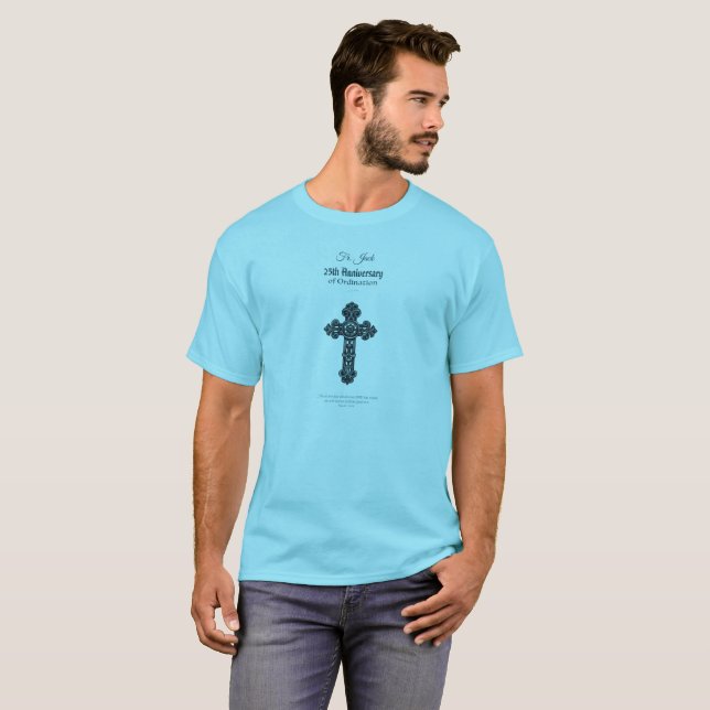 Anpassat namn och årsdag - Ordning, Priest T Shirt (Hel framsida)