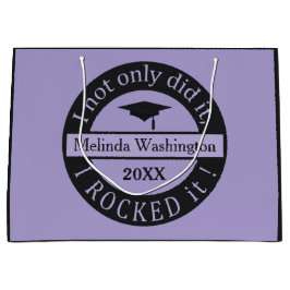 Anpassat namn och presentpåse för studenten