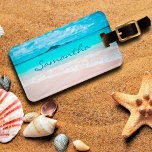 Anpassat namn på Hawaii Blue Sea & sandy-strand Bagagebricka<br><div class="desc">Påminn dig om den färska saltdoften från luft när du användor det här fantastiska fotot med vibrerande färgad, personlig namn bagagetaggen. Exhale och utforska en tom hawaiisk strand. Gör en underbar gåva till någon speciell! Skriv bara i valfri namn och du kan enkelt anpassa bagagetaggen. Jag erbjuder också anpassning för...</div>