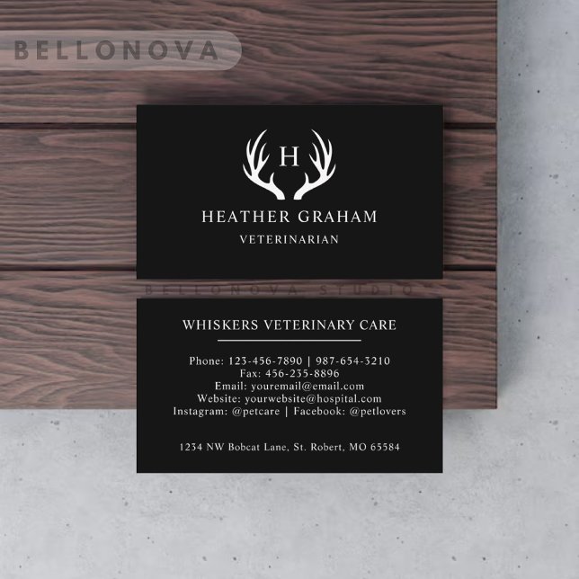 Anpassat namn Svartvit Hjort Antler Monogram Visitkort (Custom Name Black And White Deer Antler Monogram Business Card)