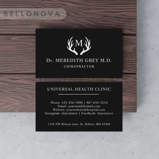 Anpassat namn Svartvit Hjort Antler Monogram Visitkort (Custom Name Black And White Deer Antler Monogram Business Card)