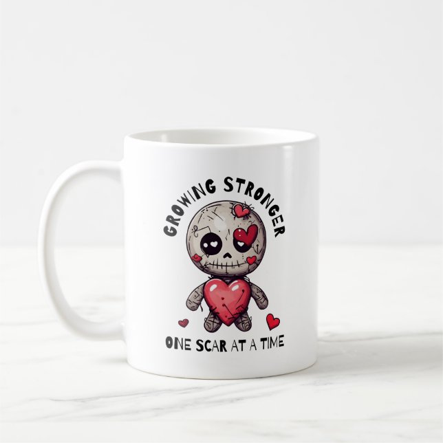 Anpassat namn: Voodoo Doll Scar Kaffemugg (Vänster)