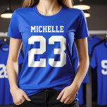 Anpassat namn: Womens Sport Jersey T-Shirt<br><div class="desc">Skapa din egen personlig fotbolls- T-shirt med eget namn och nummer. En coola anpassade sportskjorta,  det är en underbar gågata för kvinnor. Det här trendiget är kvinnlig sportkläder lämplig för all idrott,  inklusive fotboll,  fotboll,  volleyboll,  baseboll,  softball,  basket och hockey.</div>