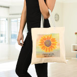 Anpassat namn Yoga Instructor Solros Tygkasse<br><div class="desc">Denna moderna botaniska Yoga-instruktör Tote Bag är dekorerad med en gult solros på vattenfärgad bakgrund. Enkelt anpassade. Använda Verktyg i Design om du vill ändra texten storlekt,  stil eller färg. När vi skapar vår teckning hittar du inte den här bilden från andra designers. Ursprunglig vattenfärg © Michele Davies.</div>