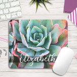 Anpassat skript för vackert Grönt Cactus Photo Musmatta<br><div class="desc">Drömmar om soliga dagar och en sommarträdgård när du användor den vackra rosa-tippade, mynta grönten, cactus foto custom name mousepad. Gör en underbar gåva till någon speciell! Skriv bara i valfri namn och du kan enkelt anpassa det egna namnet mousserande. Var snäll och meddela mig med eventuella frågor eller förfrågningar....</div>