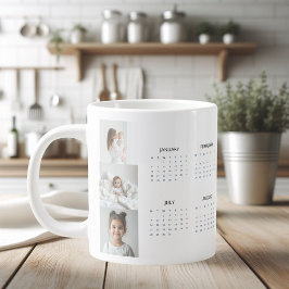 Anpassningsbar 2025-kalender med tre foton jumbo mugg