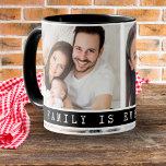 Anpassningsbar 2 Photo Collage Family Bild Quote B Mugg<br><div class="desc">Utforma ett eget anpassat mugg med bilder av familj för att göra det till en unik nyckelfråga." Familjen är allt...  "citattypografi gör det speciellt."</div>