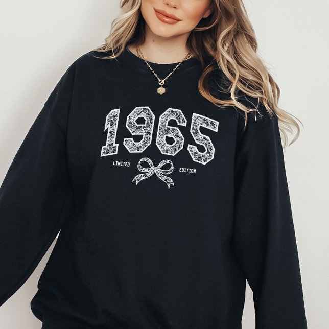 Anpassningsbar 60:e födelsedagen 1965 Snöre Coquet T Shirt (Skapare uppladdad)