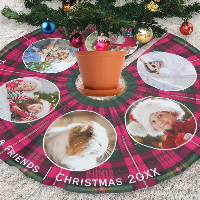 Anpassningsbar 6 Fotofamiljegalleri - påsatt jul Julgransmatta Borstad Polyester (A festive Christmas tree skirt with 6 custom photos and a pink and green plaid background)