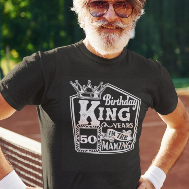 Anpassningsbar Ålder Födelsedag Kung Personlig år T Shirt (Skapare uppladdad)