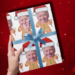 Anpassningsbar Ansikte Photo Gingertea Funny Joe b Presentpapper<br><div class="desc">Personlig Ansikte Photo Gingerbröd Funny Joe biden , Byt ut ansikte i detta Gingerbröd med ditt favoritfoto (se till att du får skörd så mycket till ansikte som möjligt och använda en app för att ta bort bakgrunden) och anpassa denna roliga Helgdag för julklappning Papper med ditt barn, make eller...</div>
