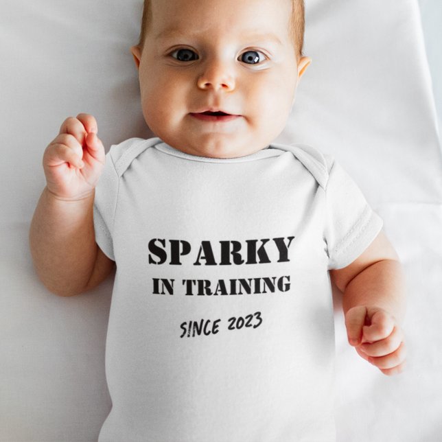 Anpassningsbar År "Sparky in Training" Electrician T Shirt (Skapare uppladdad)