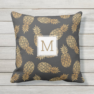 Anpassningsbar av ananas i Tropical Guld Monogram  Kudde