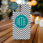 Anpassningsbar av Teal Charcol Chevrons<br><div class="desc">Blå och Grått - En djärv konst deco mönster i färsk,  glad färg. Om du behöver justera monogrammen klickar du på knappen Anpassa och gör ändringar.</div>