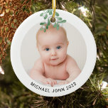 Anpassningsbar Baby Namn - fotopatjul - vattenfärg Julgransprydnad Keramik<br><div class="desc">Denna söta julprydnad dekoreras med vattenfärgsmistletoe. Anpassade enkelt med ditt baby-foto,  namn och år. Använda Verktyg i Design om du vill ändra texten storlekt,  stil eller färg. Eftersom vi skapar vår teckning kommer du inte att hitta just den här bilden från andra designers. Ursprunglig vattenfärg © Michele Davies.</div>