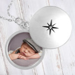 Anpassningsbar Baby Photo Berlockhalsband<br><div class="desc">Anpassa det här låset-halsbandet med bild som du föredrar. En perfekt för Mors dag! Foto kredit för exempelbild: Söt mig fotografi Använt med tillstånd.</div>