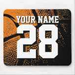 Anpassningsbar basketbollens sportjargong-nummer o musmatta<br><div class="desc">Anpassningsbar basketball sportjersey-nummer och namn Mouse Pad. Coola julklapp eller födelsedagspresent till spelare,  tränare,  tränare,  lärare,  team,  medarbetare,  medarbetare,  personal,  personal,  chef,  vän,  pappa,  mamma,  barn osv. Vintage boll-design med orange eller anpassningsbar färg. Anpassa med ditt eget efternamn eller annan text. Tillbehör till sportdatorer för honom eller henne.</div>
