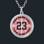 Anpassningsbar basketbollspelare namn silverpläterat halsband<br><div class="desc">Anpassningsbar basketbollspelare jersey-team namn runt Silver Plated Necklace. Personligens sportgåva till basketspelare,  fläkt och tränare. Koral rosa eller anpassningsbar färg. Sporty presenter för flicka,  syster,  dotter,  barndotter,  mamma,  vän,  lagkamrat osv.</div>