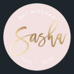 ANPASSNINGSBAR Bat mitzvah SASHA för  rosa guld na Runt Klistermärke<br><div class="desc">by kat masard >> WWW.SIMPLYSWEETPAPERIE.COM << *** NOTE - SHINY GOLD FOIL EFFECT ÄR ETT TRYCKT BILD *** - - - - - - - - - - - - - - - - - - - - - - - - - - - - - - - - -...</div>