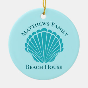 Anpassningsbar Beach House Aqua Seashell Monogram Julgransprydnad Keramik