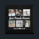 Anpassningsbar Best Friends Photo Grid Collage Kee Minnesask<br><div class="desc">Tittar för perfekten till din bästa vän? Titta inte längre än den här anpassningsbarna för personlig , bästa vänner för fotostödraster - nyckelruta! Den här viktiga smyckeskrinen är perfektens gåva till din bestie. Den här gåvan är en perfekt för alla vänner som vill behålla alla sina favoritminnen i ställe. Det...</div>