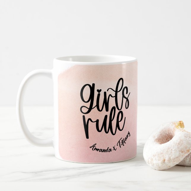 Anpassningsbar BFF Namn Girls-regelVänskap Kaffemugg (Med munk)