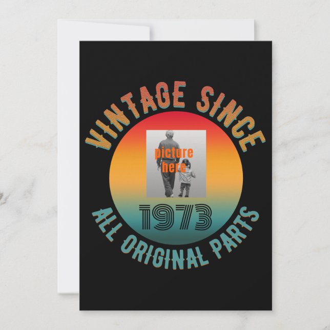 ANPASSNINGSBAR BIRTHDAY-VINTAGE SEDAN ALLA URSPRUN INBJUDNINGAR (Framsida)