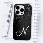 Anpassningsbar Black Glitter Gnistra Monogram<br><div class="desc">Anpassa enkelt den här eleganten av trendig-höljet med söt svart mousserande glitter på en svart,  borstad metallisk bakgrund.</div>