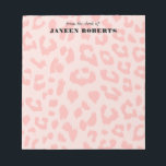 Anpassningsbar Blek Rosa Leopard Skriv ut Anteckningsblock<br><div class="desc">En stor  mönster av leopardutskrifter får en modern vändning i blekens rosa. Anpassa anpassningsbarnas monogram och ge en personlig gåva till dig själv eller någon som du kärlek. ©2014 är alla höger reserverade.</div>