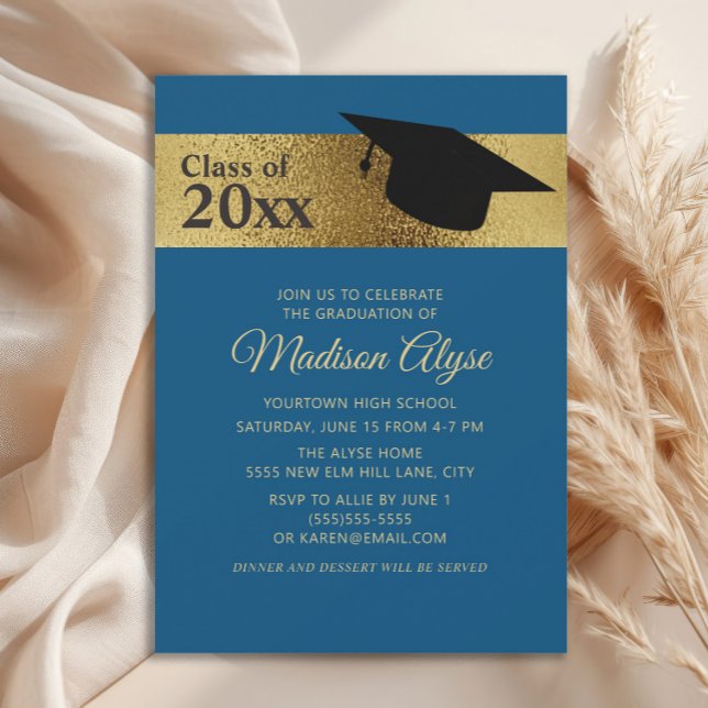 Anpassningsbar Blue Guld Black Cap Class of Studen Inbjudningar (Blue and gold graduation cap graduation party invitation)
