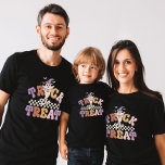 Anpassningsbar Boo Ghost Cute Bus eller godis Hall T Shirt<br><div class="desc">Gå in i Halloween-andan med vår Anpassningsbar Halloween Boo Ghost Bus eller godis Shirt! Den här skämtskjortan har en bra spökdesign och kan vara personlig med ditt namn. Perfektens för barn och vuxnor, det är en roligt och ett festligt sätt att fira säsongen. Mjuk, bekväm och unik skjorta är ett...</div>