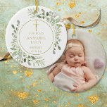 Anpassningsbar Boy eller Girl Baptism Photo Greene Julgransprydnad Keramik<br><div class="desc">Den här chicen,  den här baptismen eller det döpande keepsakets ornament,  som har en delikat vattenfärgsfärgad löv och en elegant guld-crucifix,  kan vara personlig med din speciella foto- och händelseinformation. Designad av Thisisnotme©</div>
